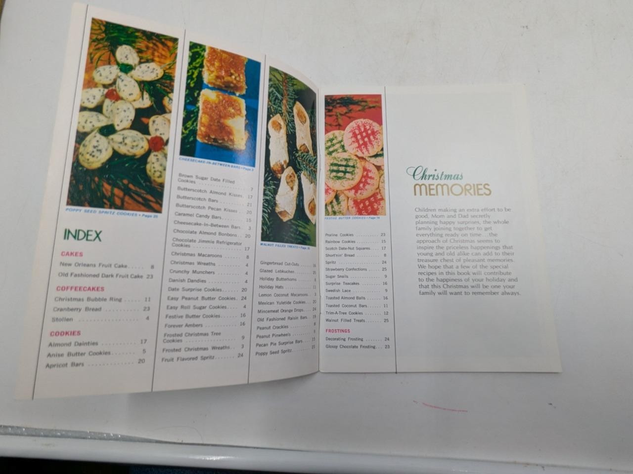 1972 WE Energies Cookie Book Wisconsin Electric Christmas Cooky Recipe Book