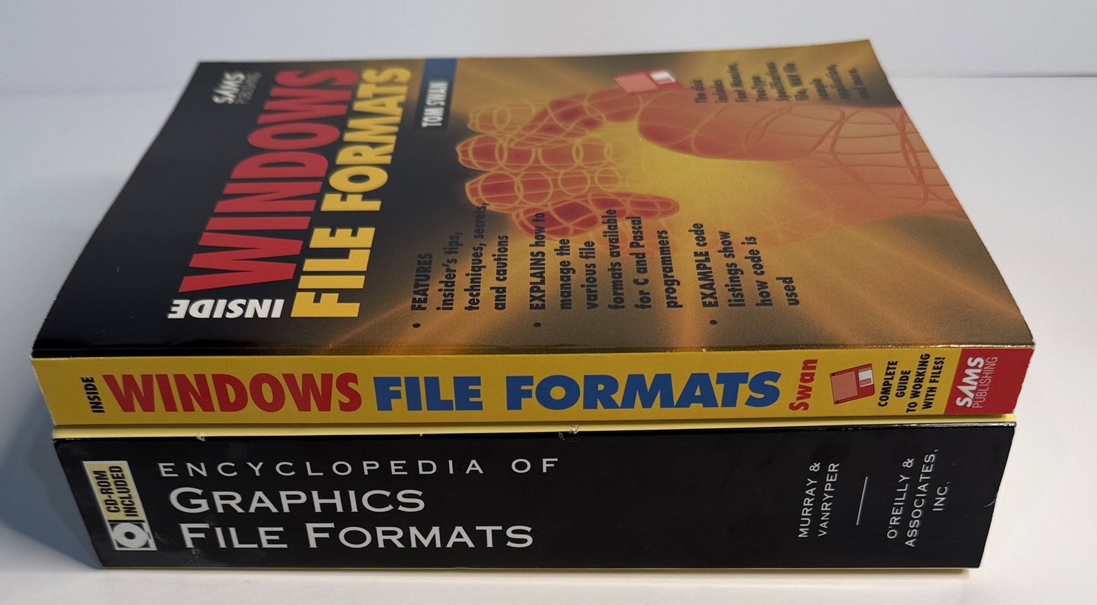 File Formats Computer Books PB Lot of 2 Very Good Graphics Window