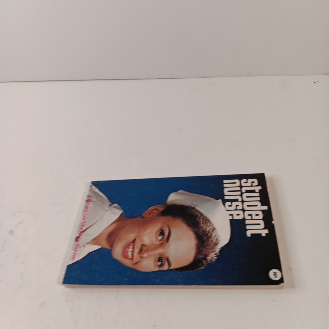 Student Nurse by Bernard & Marjorie Palmer MMPB (1960) MOODY PRESS
