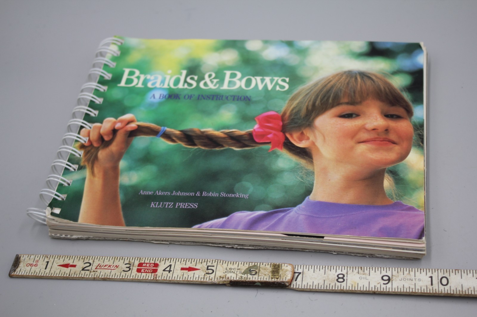 Braids Bows: Easy Step-By-Step Instructions by Anne Akers Johnson – Vintage READ