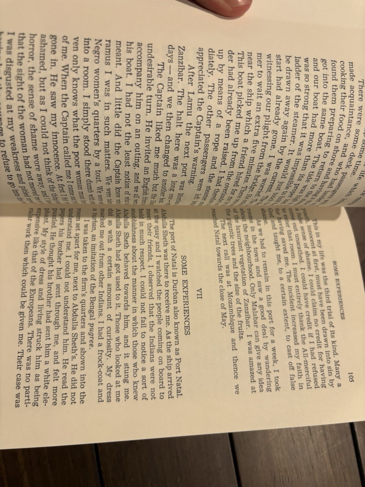 Autobiography : The Story of My Experiments with Truth by Mohandas K. Gandhi