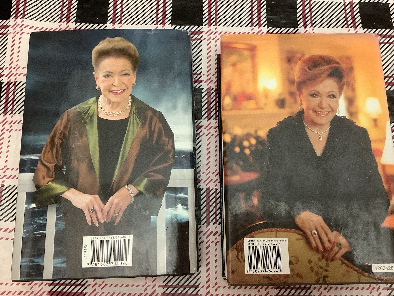 Mary Higgins Clark Large Print Lot Two Little Girls In Blue All By Myself Alone