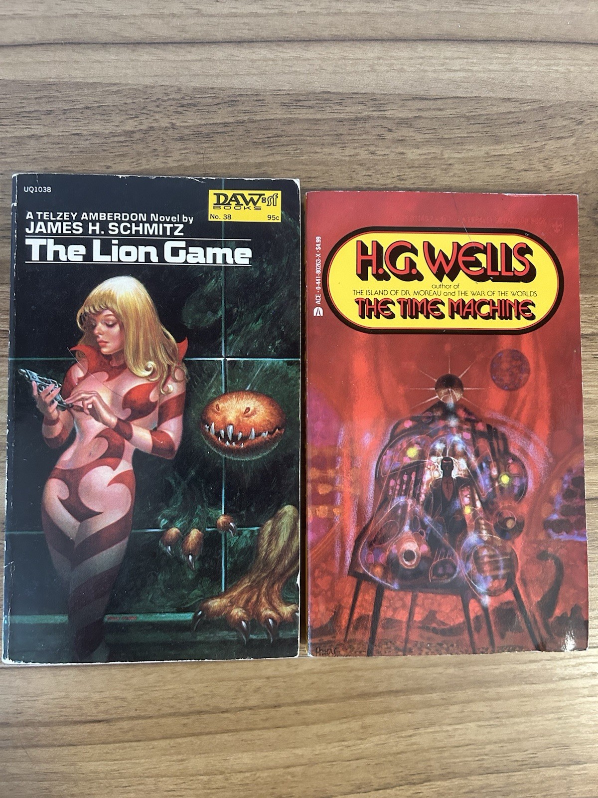 Sci Fi Lot of 14 – Greg Bear, Simak, C. Clarke, Vance, Asimov – Eon, Last Castle