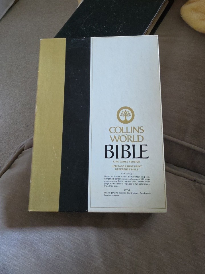 Collins World Genuine Leather Bible KJV Large Print Red Letter Reference 956C