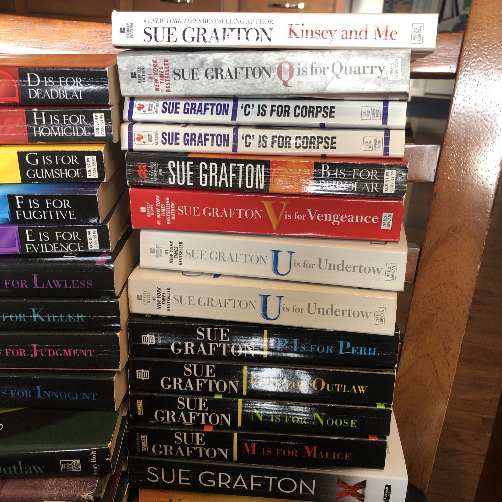 Your Choice SUE GRAFTON Alphabet Mystery Books — Many Different Titles