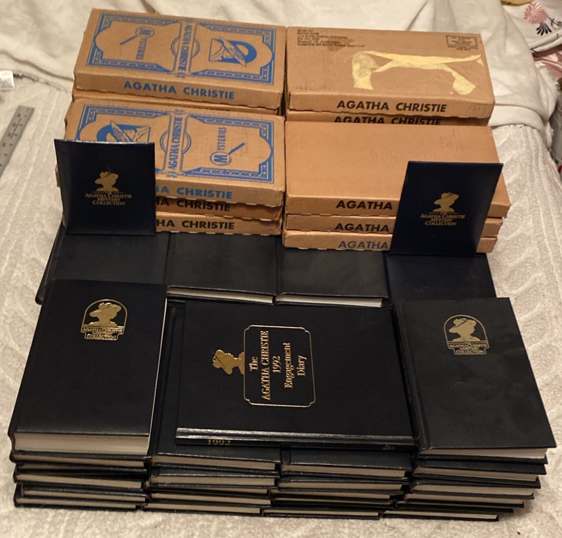 Agatha Christie Mystery Collection Leatherette 85 Book Lot Book End Boxed Bantam
