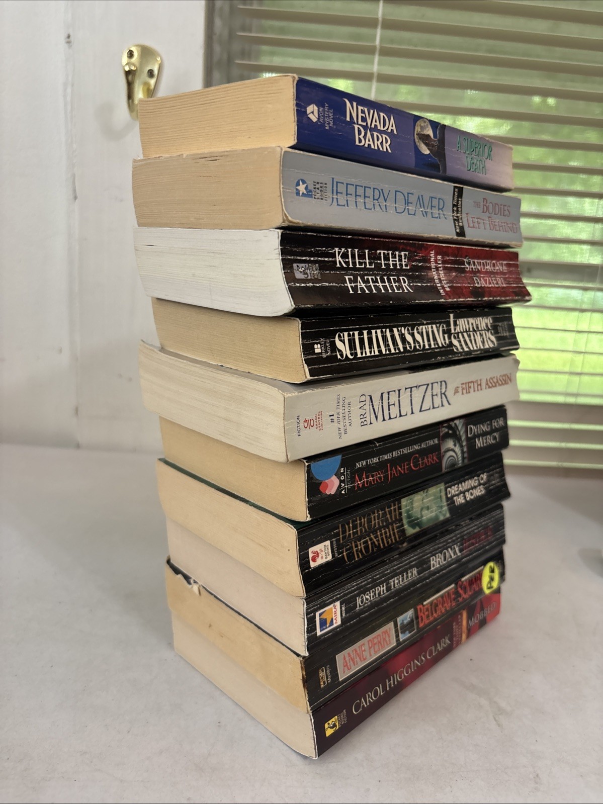 Lot of 10 – Mystery and Thrillers – Mixed Authors – FREE SHIPPING