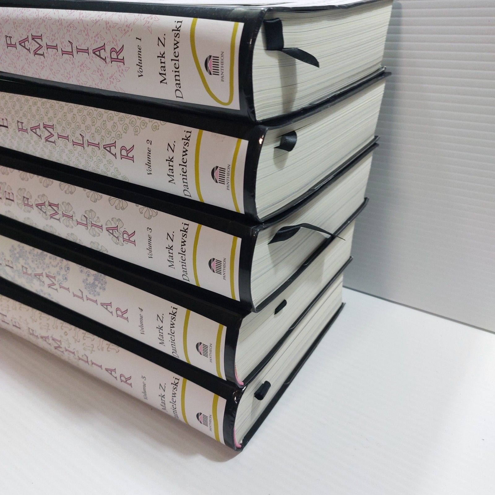 Mark Z. Danielewski The Familiar Complete Softcover set Vol 1 – 5
