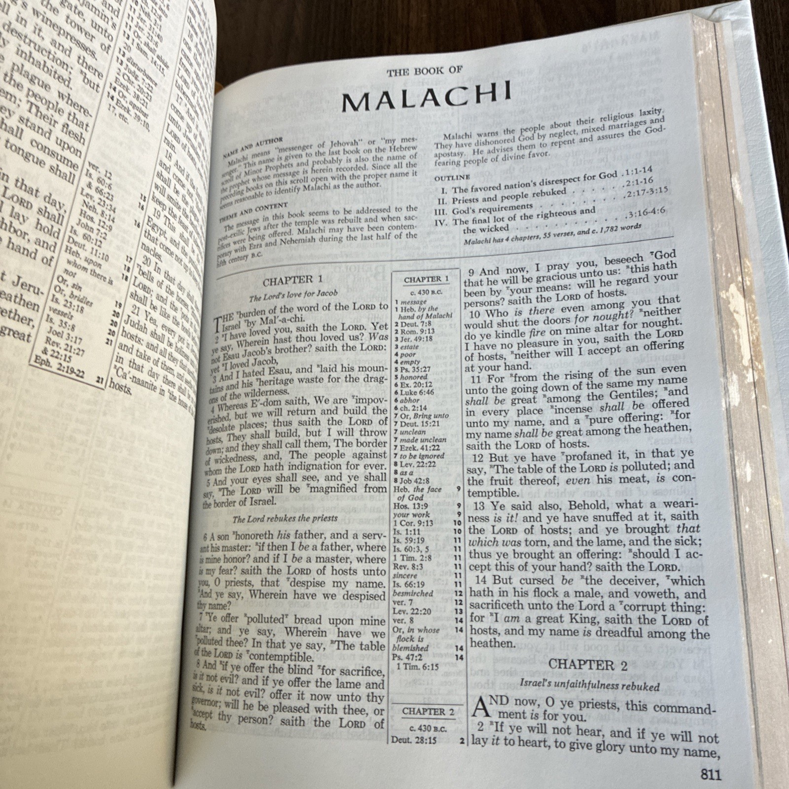 Vintage Holy Bible : Family Reference Edition