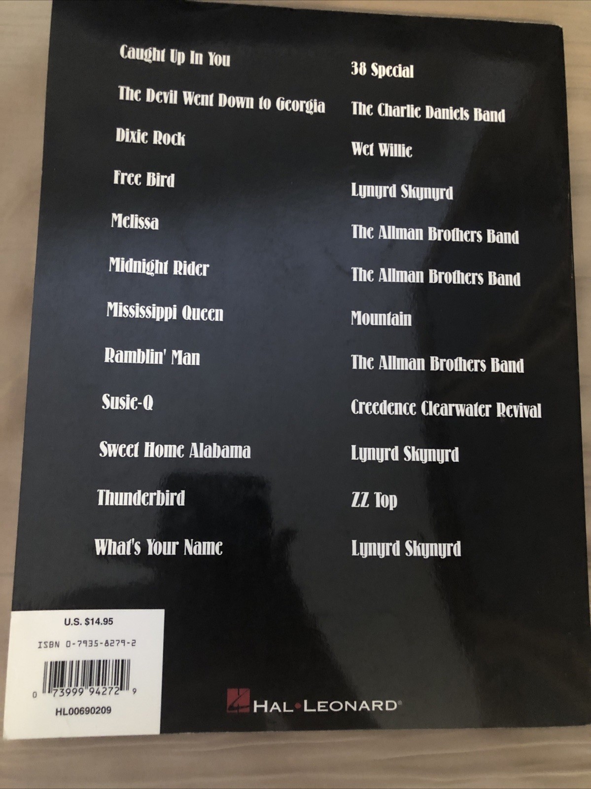 SOUTHERN ROCK GUITAR CLASSICS By Hal Leonard Corp. **Mint Condition**