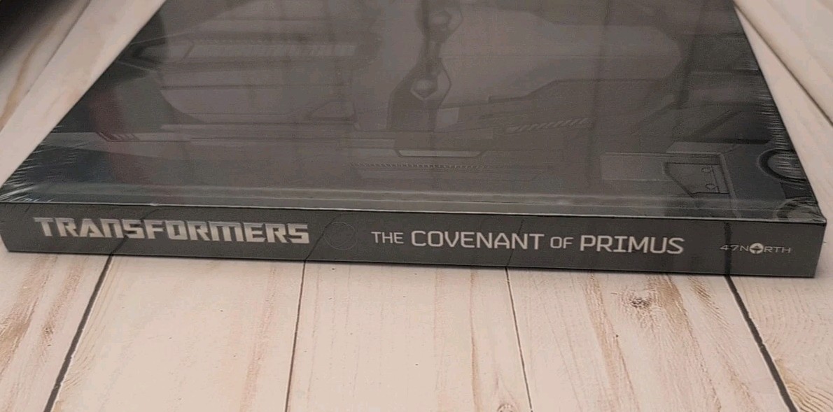 2013 Transformers The Covenant of Primus Deluxe Hardcover by Justina Robson