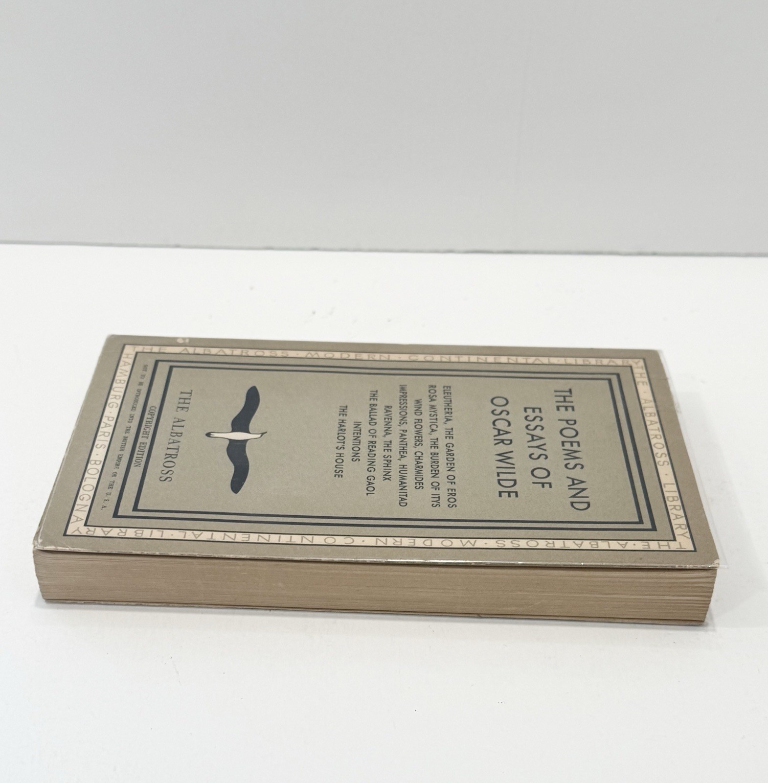 1935 Albatross Paperback #257 The Poems and Essays of Oscar Wilde w/ Dustjacket
