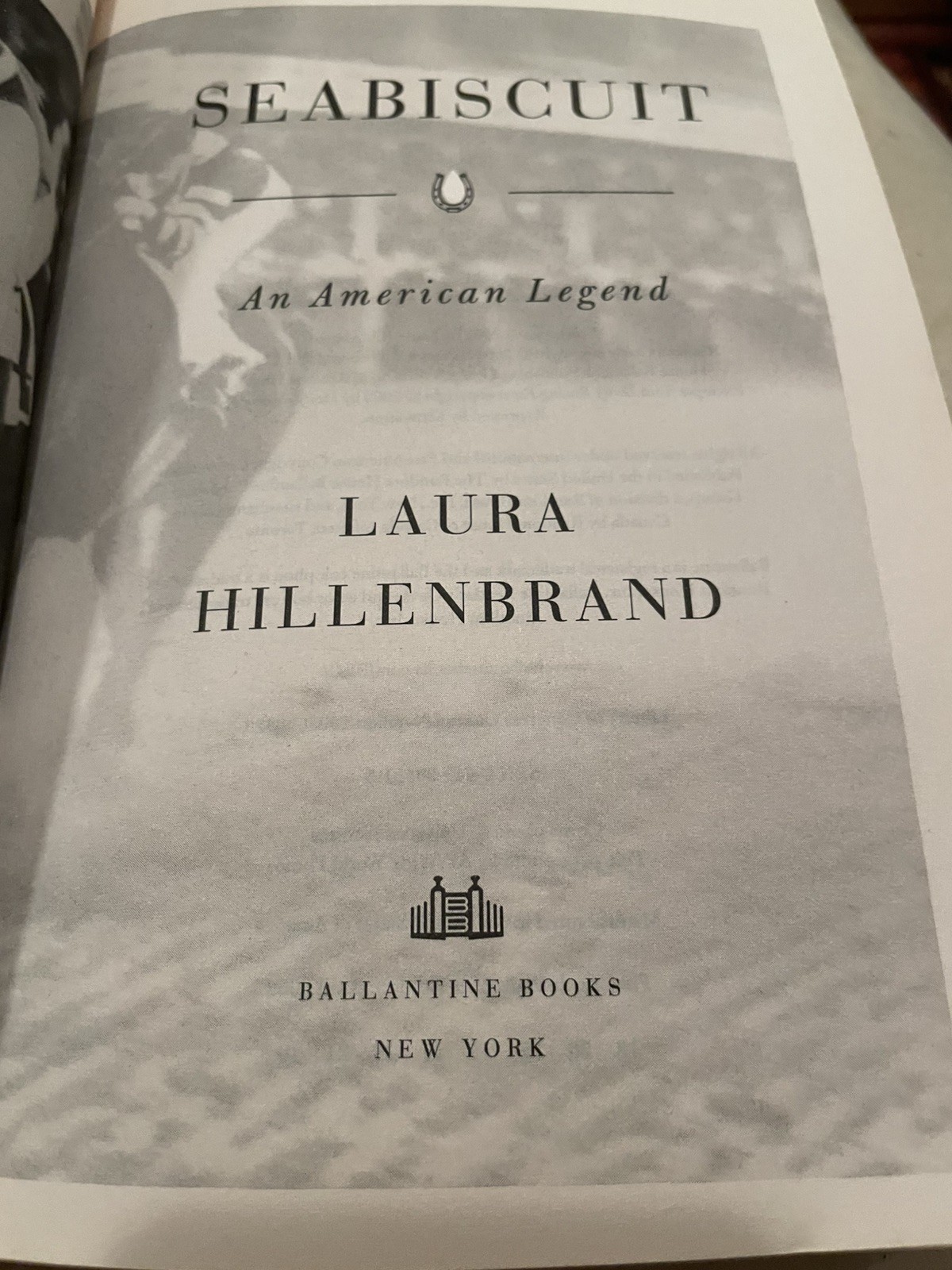 Seabiscuit : An American Legend by Laura Hillenbrand (2001, Paperback
