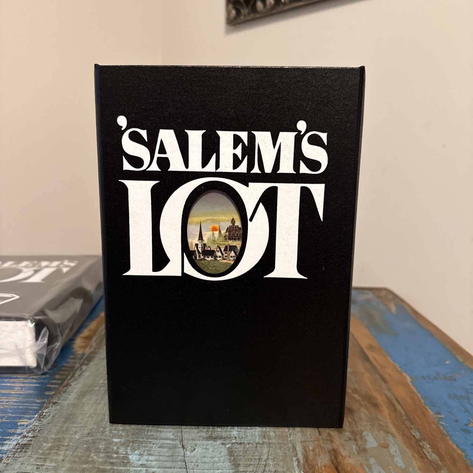 Stephen King’s Salem’s Lot High Quality Traycase Book Is NOT included
