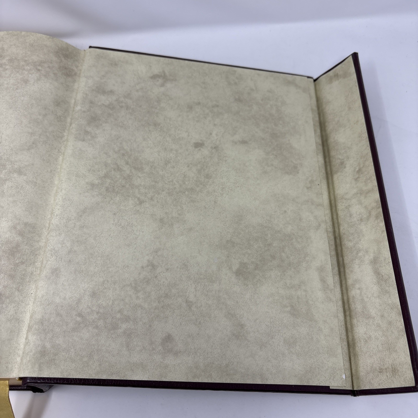 Vintage Holy Bible Illuminated Family Edition Full Color Lionheart Gold Gilted