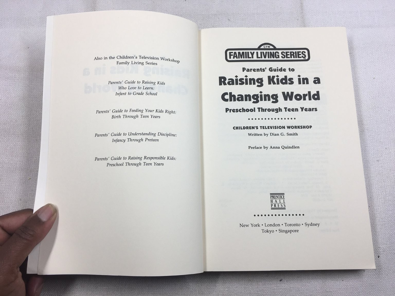Raising Kids in a Changing World Dian G. Smith 1991 First Ed CTW Prentice Hall