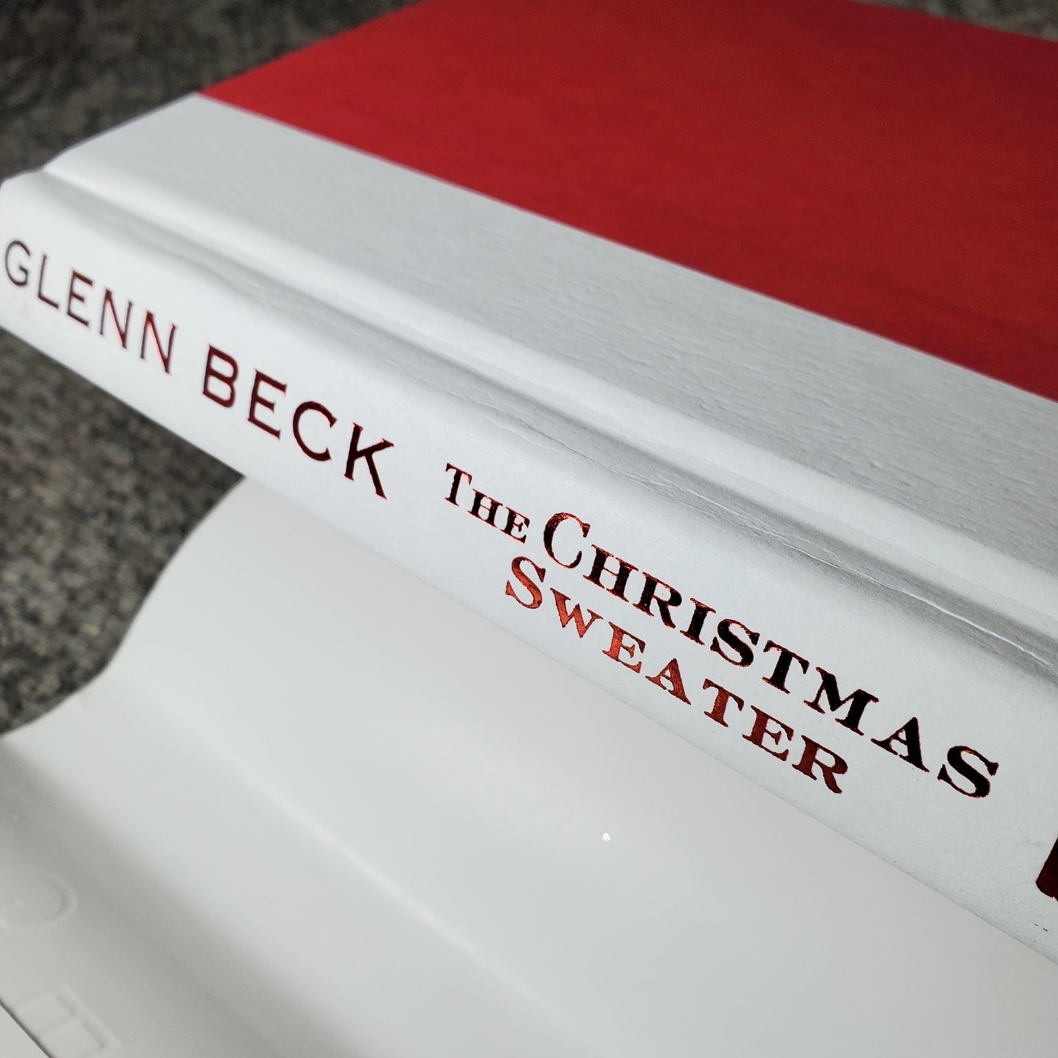 The Christmas Sweater Glenn Beck 2008 Holiday Fiction Threshold Hardcover Book