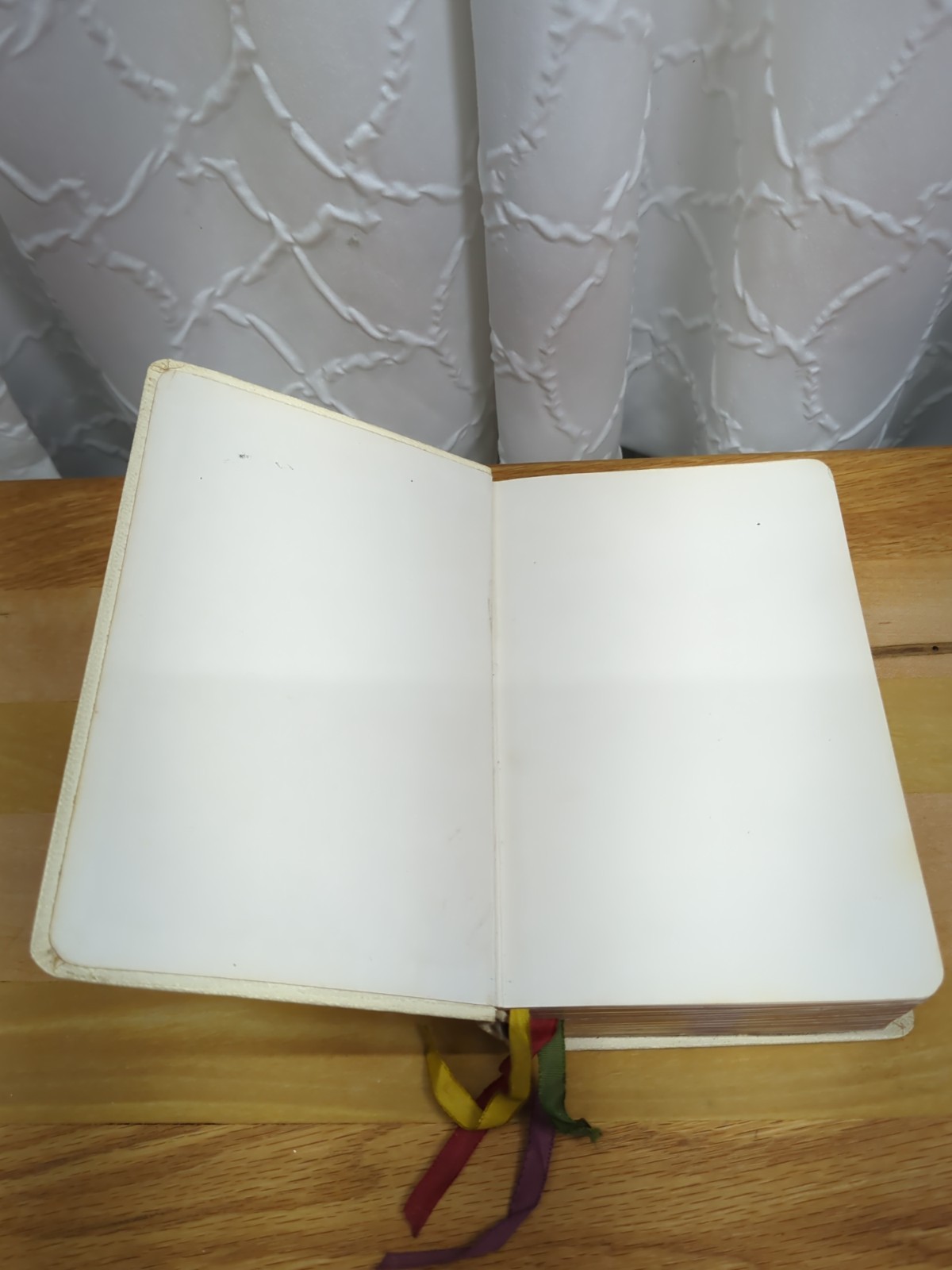 Saint Paul Daily Missal by Daughters of St Paul Leather-bound 1960 White
