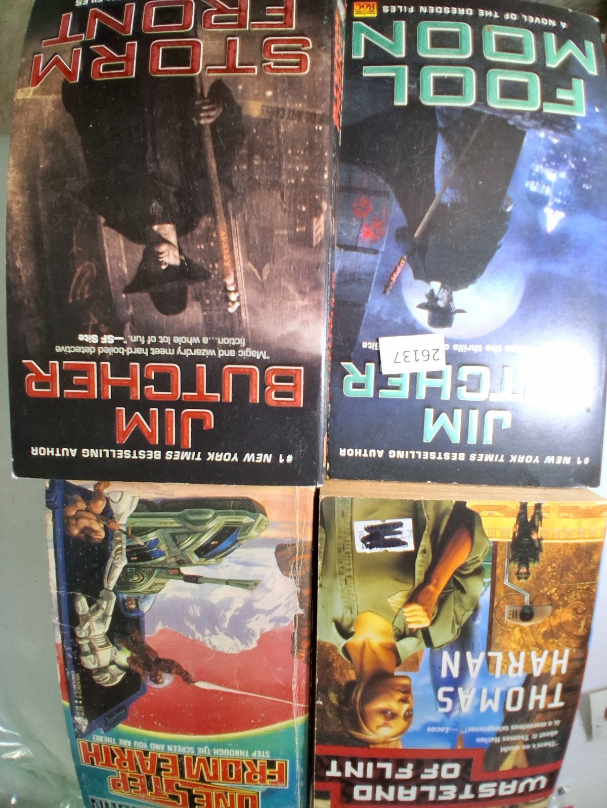 Lot of 10 Science Fiction/Fantasy PAPERBACK Books 26137 bc22