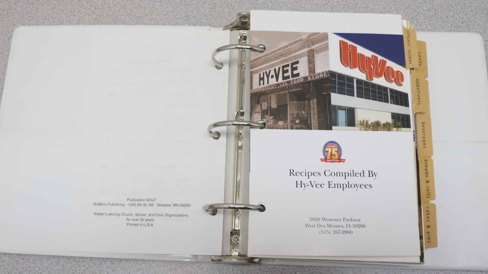 HyVee 75 Anniversary Cookbook – 3 ring binder – 667 pages