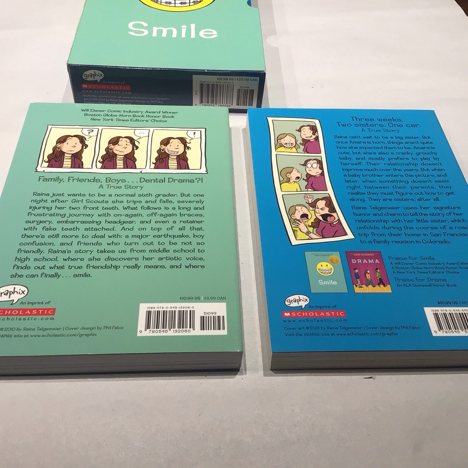 Smile and Sisters the Box Set by Raina Telgemeier (2014, Quantity Pack)
