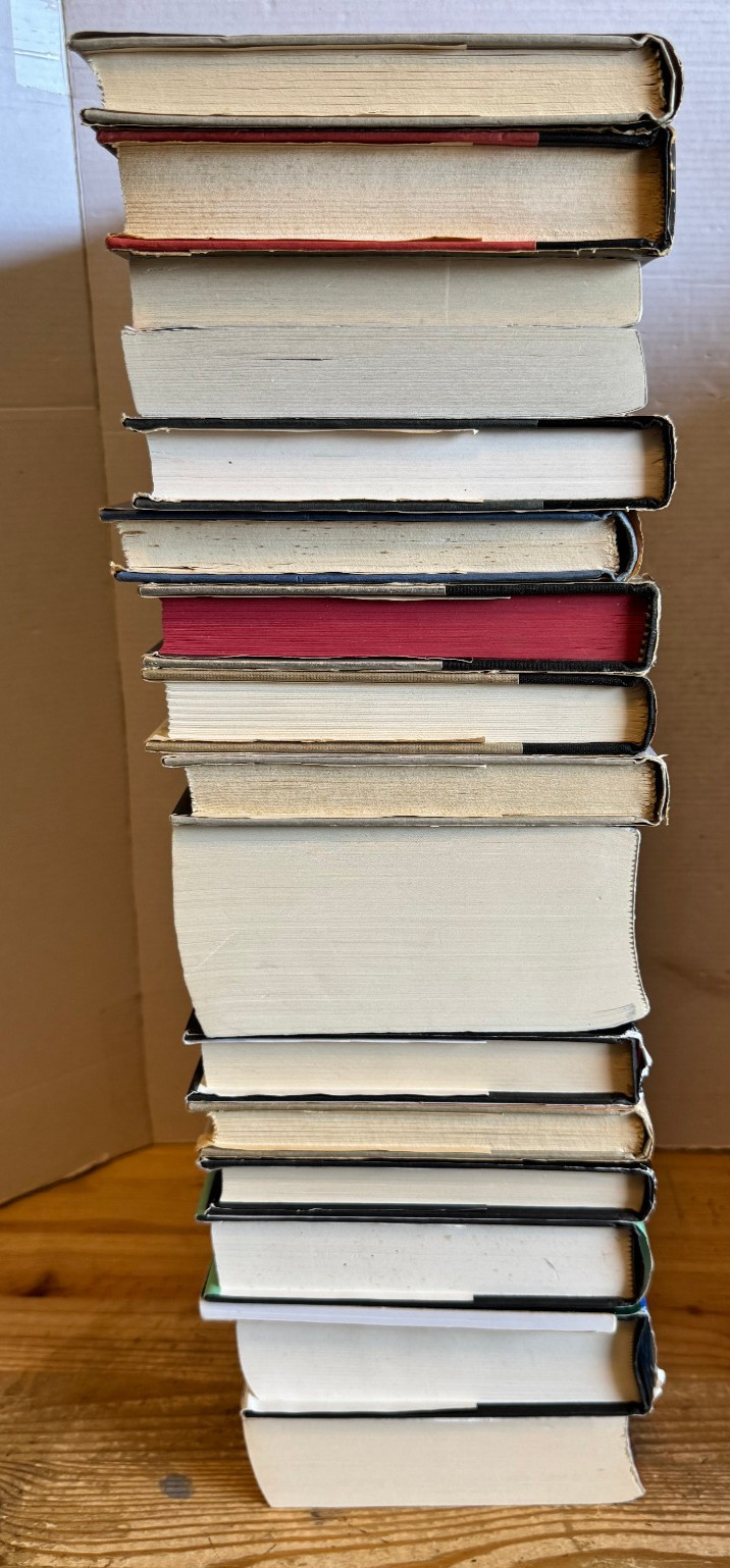 Large Horror Suspense Thriller Lot 32 Books HCDJ Vintage Stephen King Anne Rice