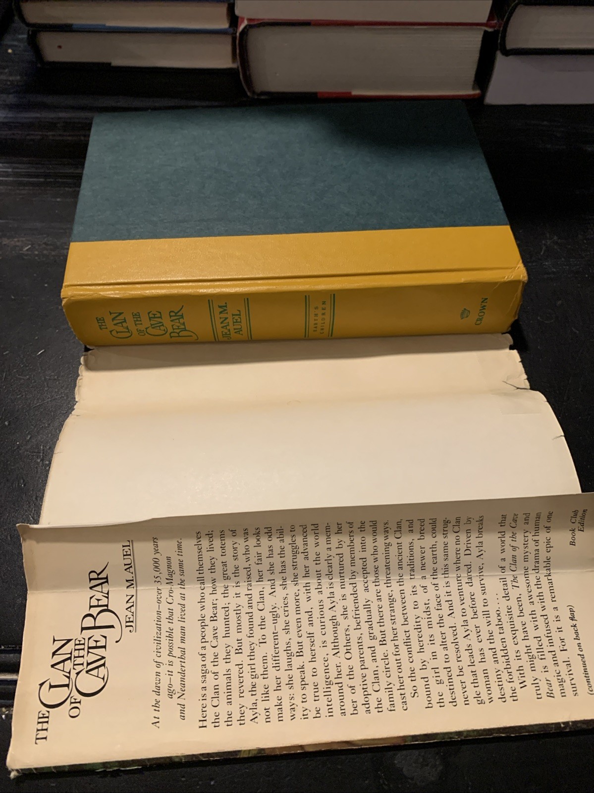 The Clan of the Cave Bear by Jean M. Auel 1980 Hardcover Book Club Edition