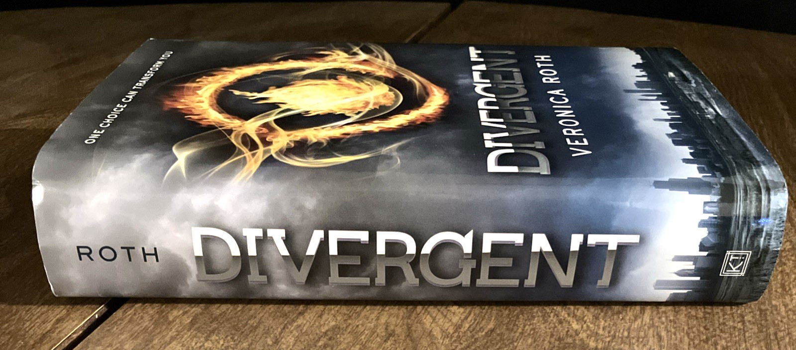 Veronica Roth, Divergent, 1st Edition, Poster, Hardcover, LIKE NEW (920)