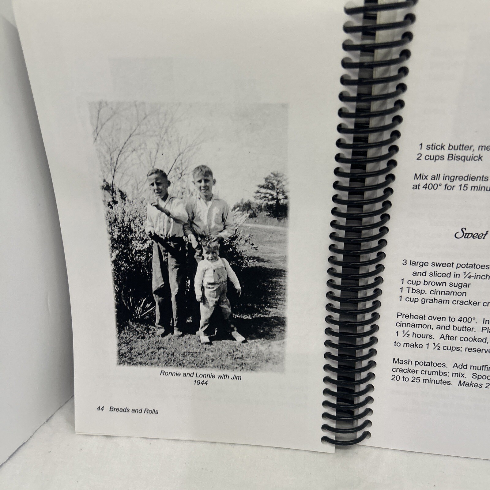 Miss Mary& Friends Cookbook: A Collection Of Southern And A Few Yankee Recipes
