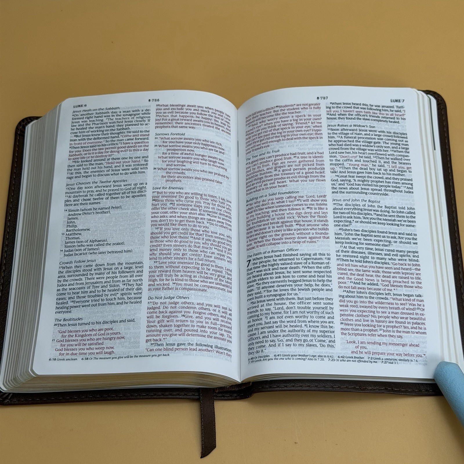 Holy Bible Compact Edition New Living Translation 2007 Tyndale House Leather Bro