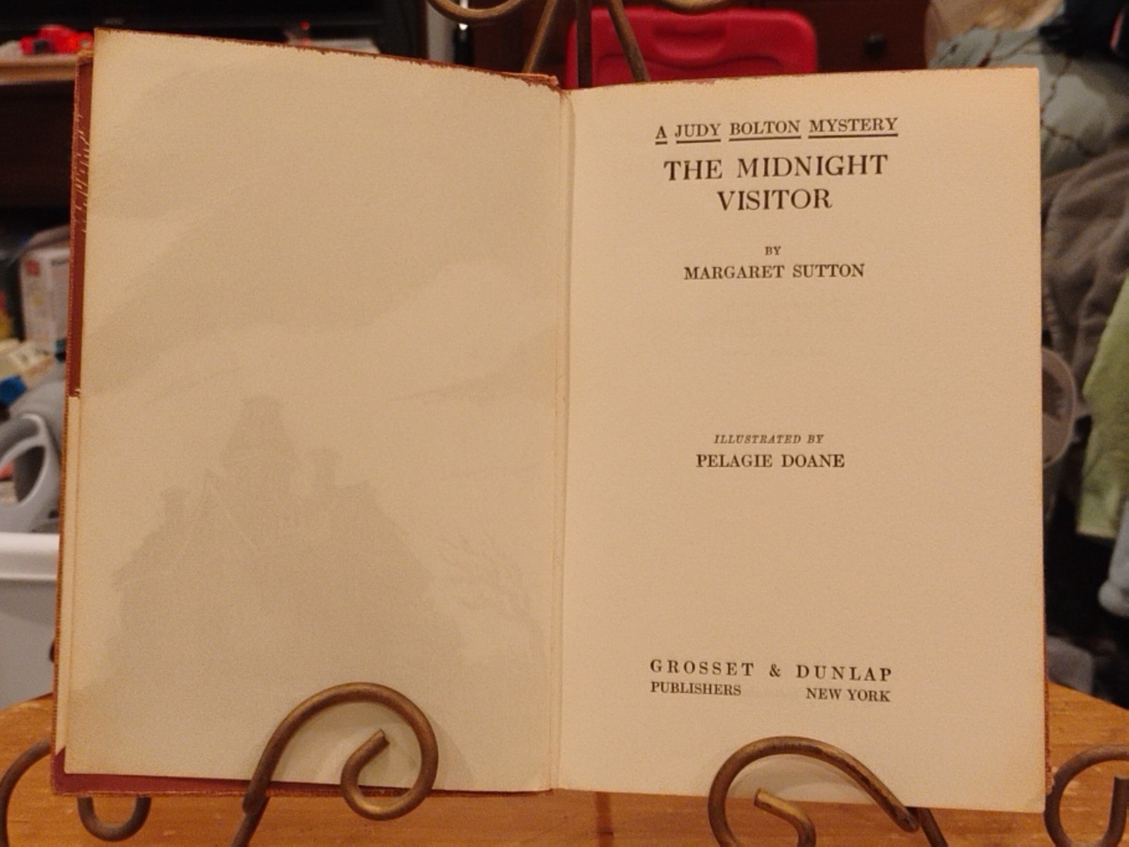 The Midnight Visitor by Margaret Sutton – Judy Bolton # 12