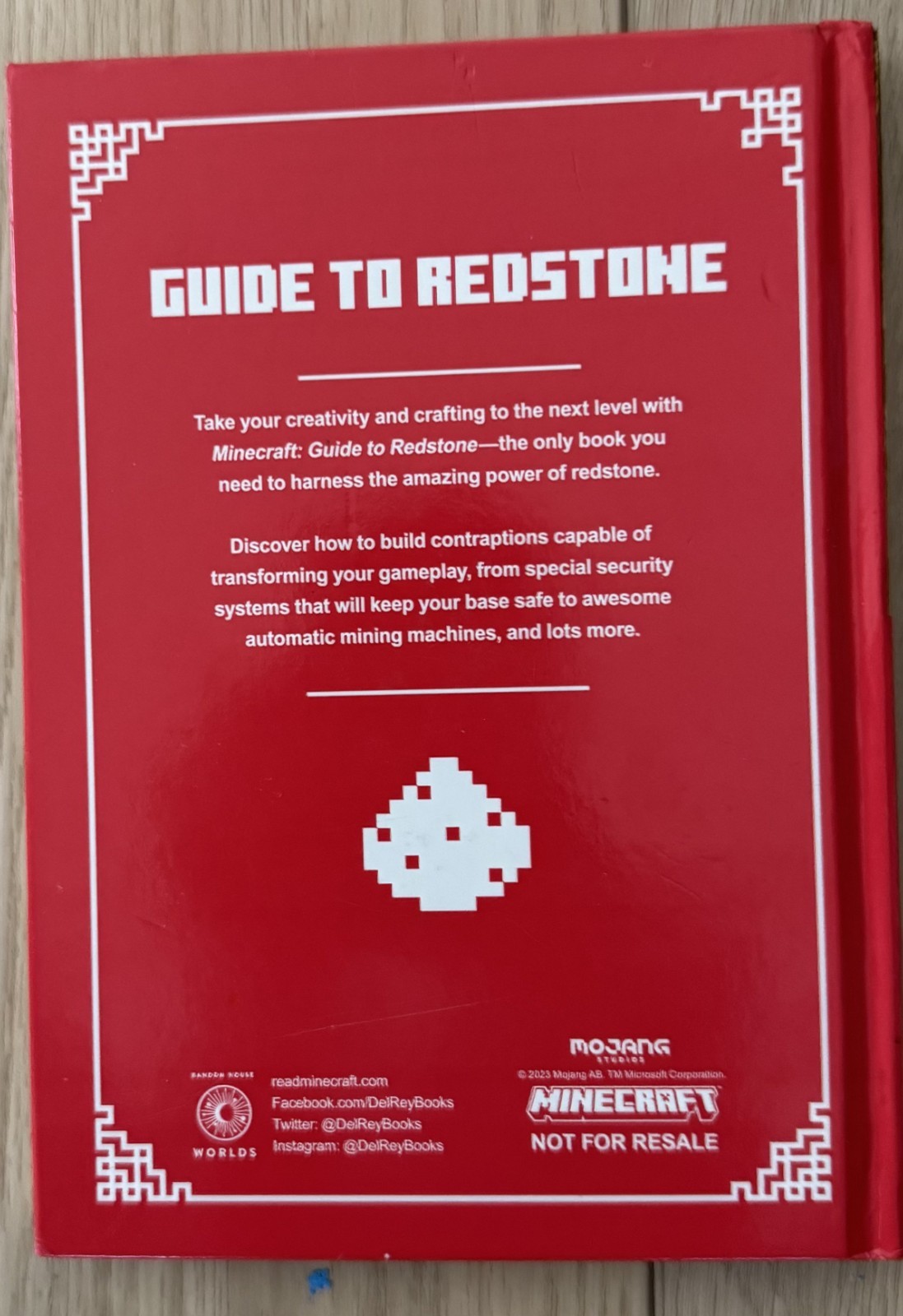 Minecraft: Guide Collection 4-Book Boxed Set (Updated) : Survival (Updated),…