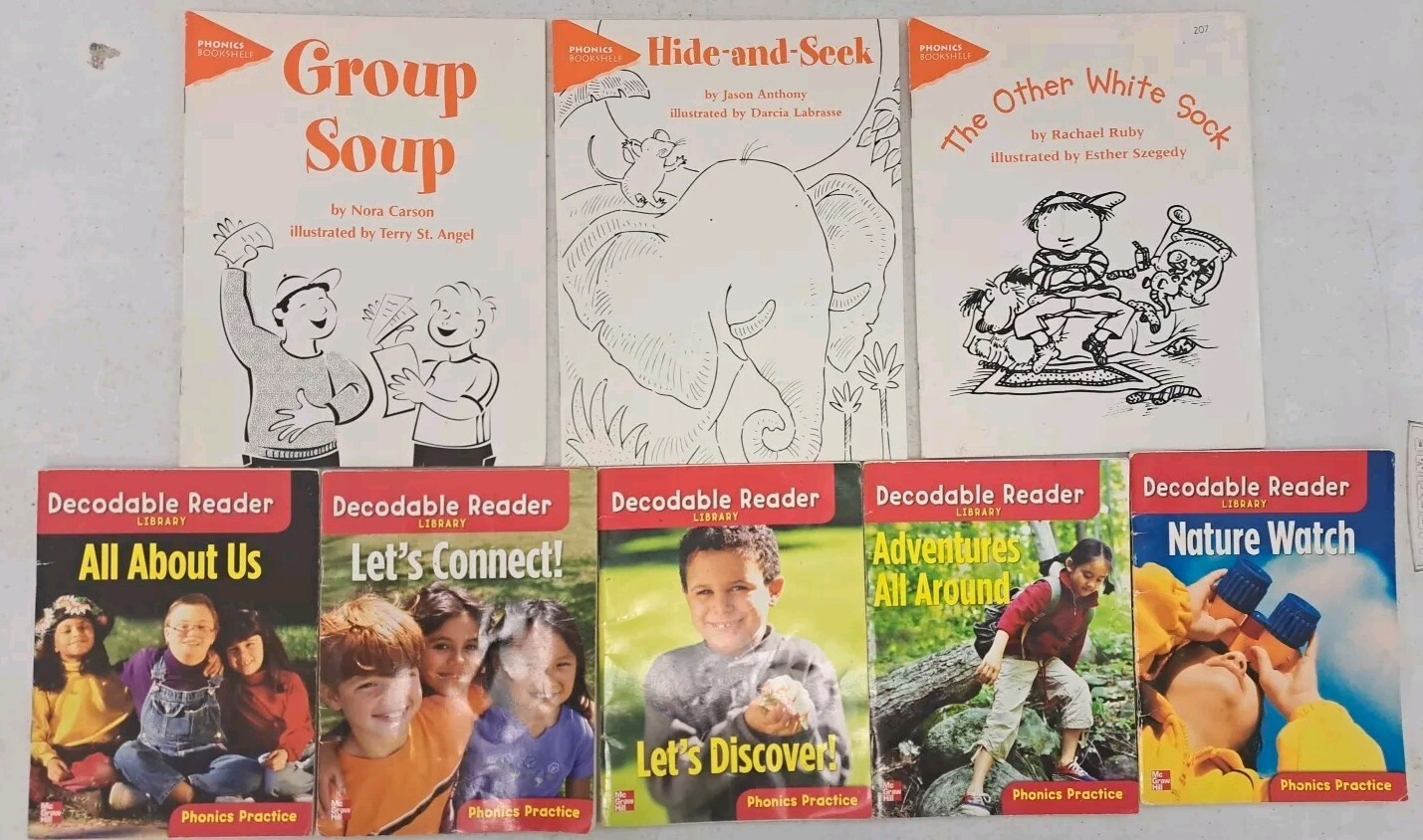 Lot Of 8 Booklets for Early Reading Decodable Readers / Phonics Bookshelf