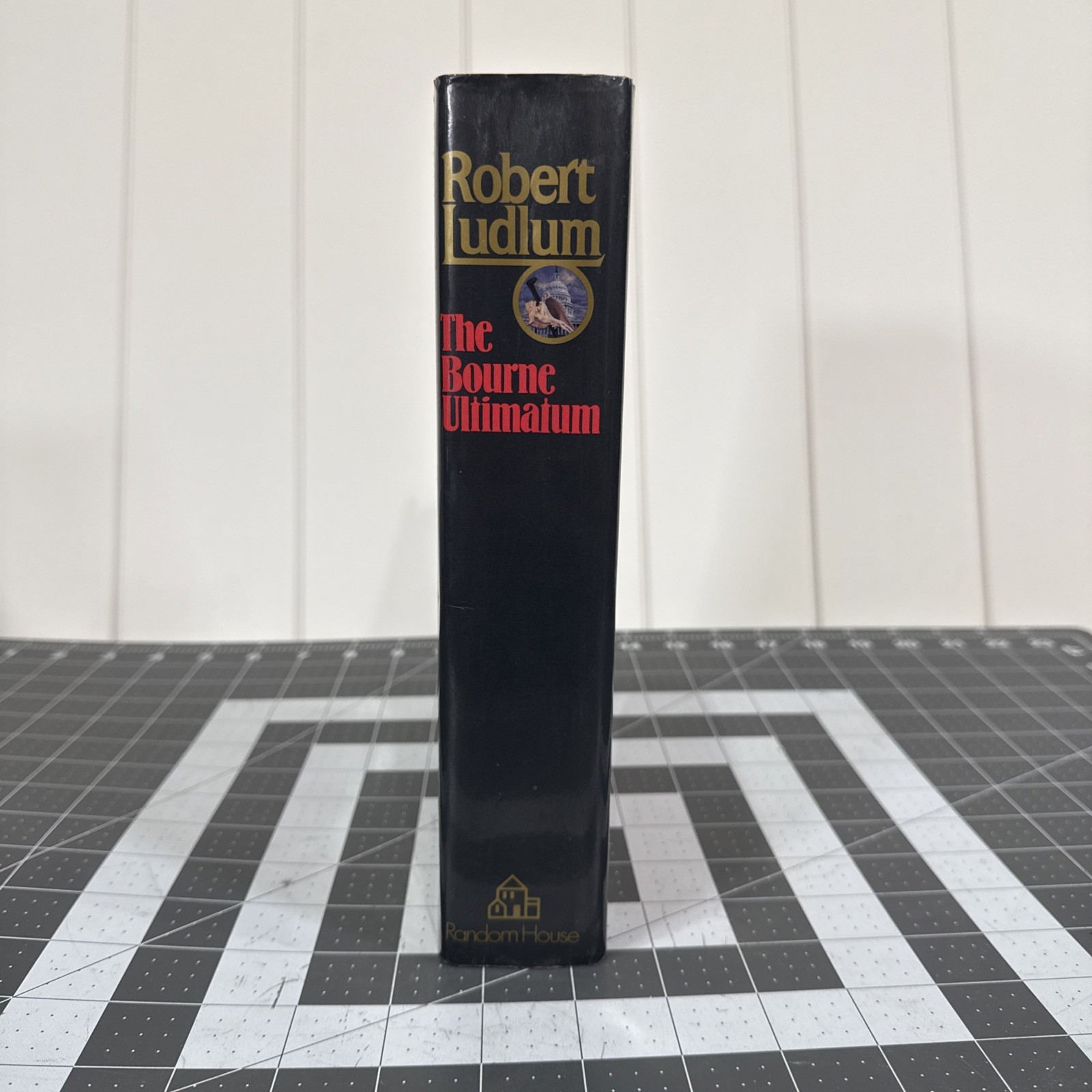 The Bourne Ultimatum, Robert Ludlum (1990) 1st Edition 1st Printing Hardcover DJ