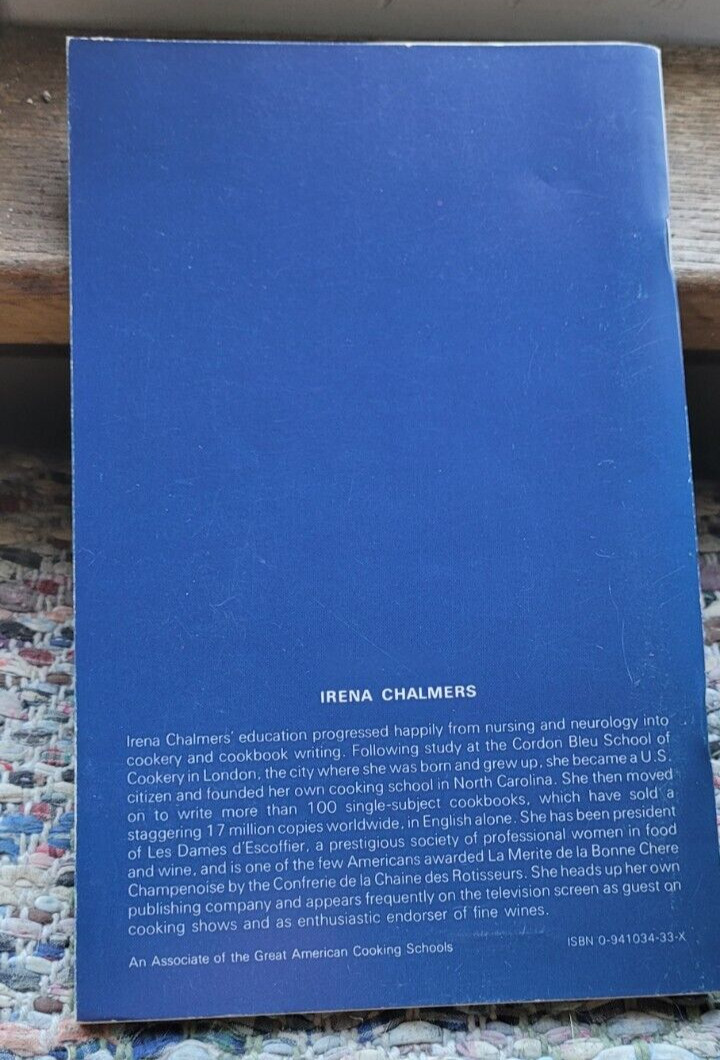 Hardback Book How To Fold Napkins 1982 Irena Chalmers Dinner Fancy Collectible