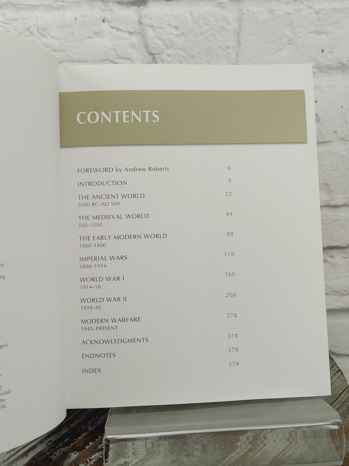A History of the World in 100 Weapons by Chris McNab 2011 HCDJ
