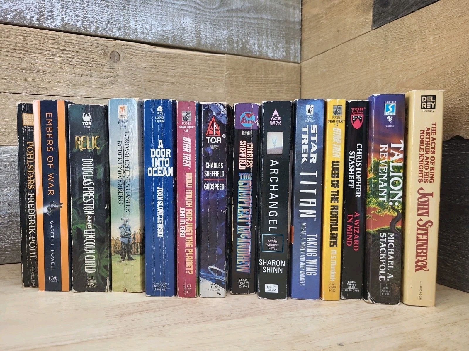 Lot Of 14 Sci-fi/Fantasy Books
