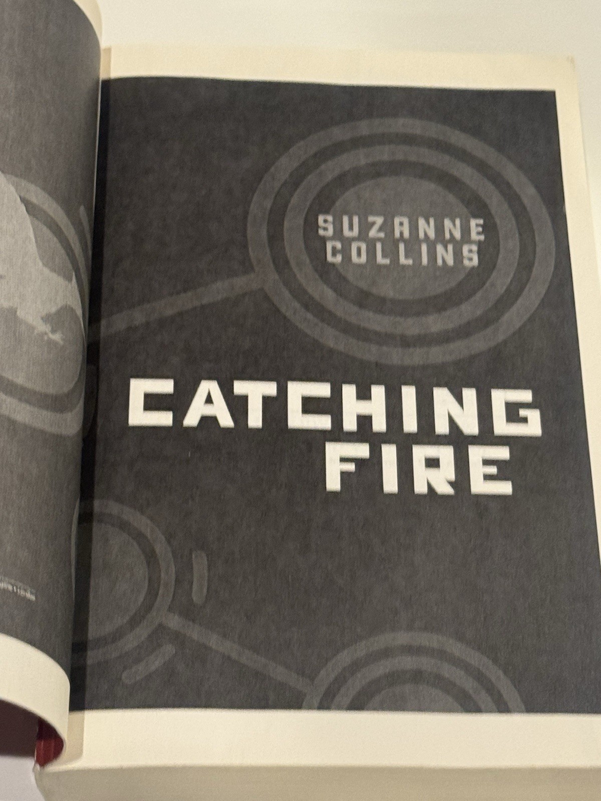 Catching Fire by Suzanne Collins (2012, Trade Paperback) Large Print Acceptable