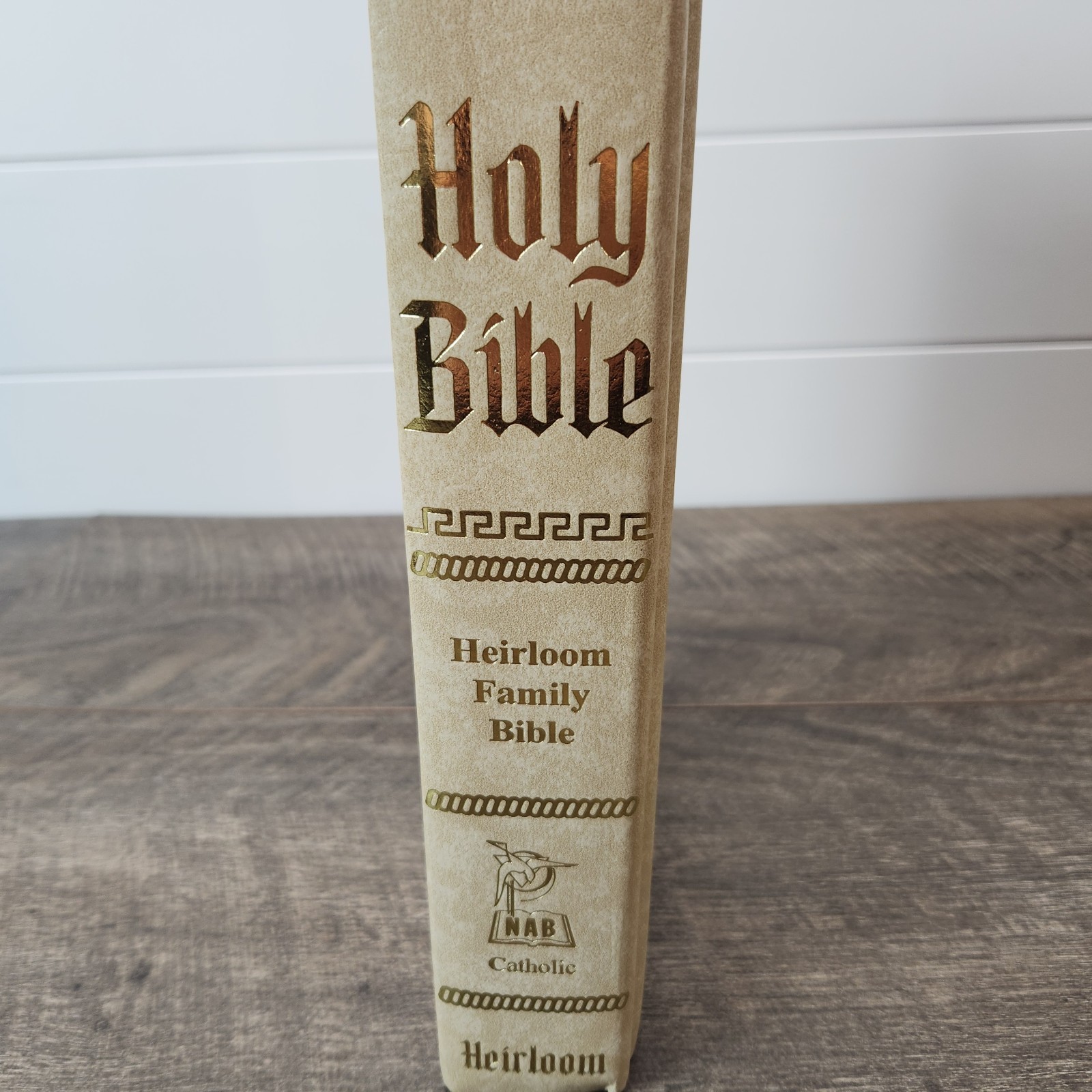 Heirloom Family Bible The New American Bible 1987 Gold Gilt Edges