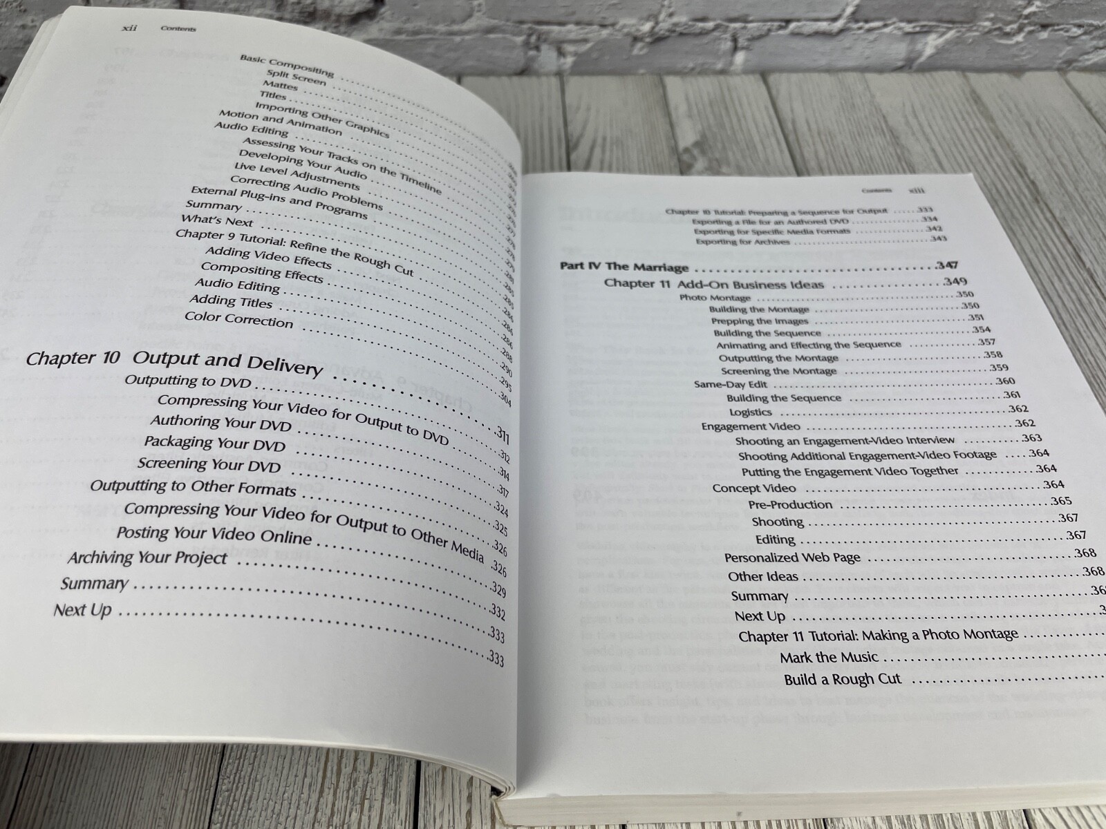 Wedding Videography by Joanna Silber – Paperback – 420 Pages