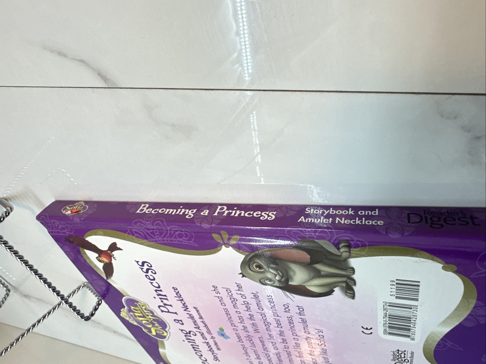 Disney Sofia the First Becoming a Princess Storybook and Amulet Necklace Gift