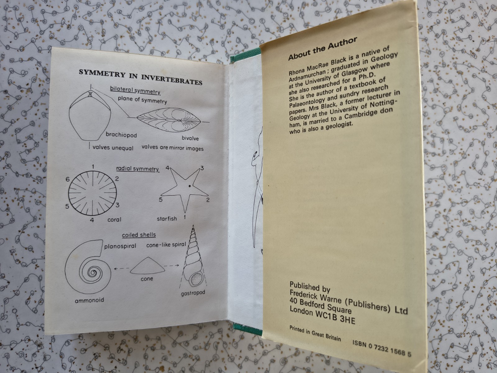 The Observer’s Book of Fossils by Rhona M. Black 1977 First Edition Hardback