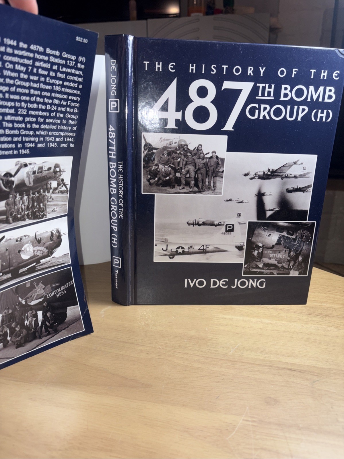 SIGNED History of the 487th Bomb Group Heavy H Ivo de Jong 2004 HCDJ 1st Ed FINE
