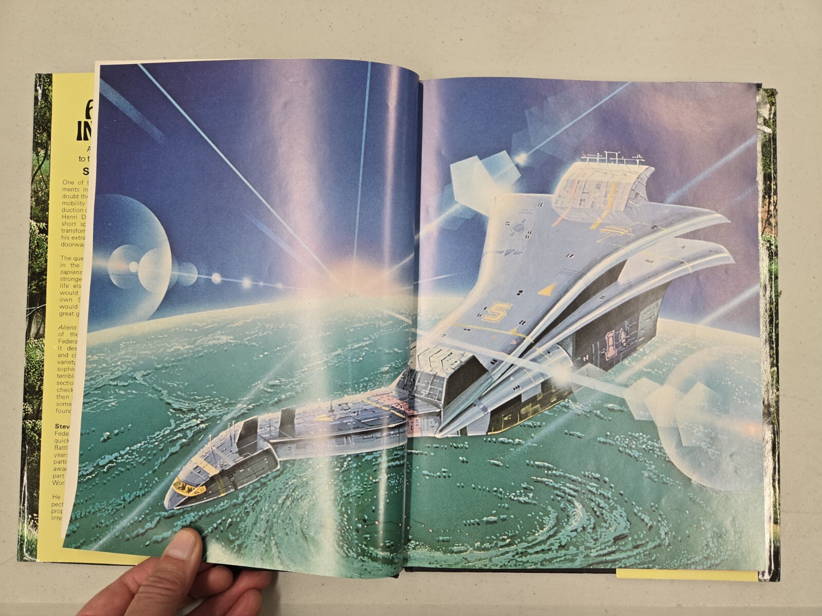 Aliens in Space by Outlet Book Company Staff (1988, Hardcover)