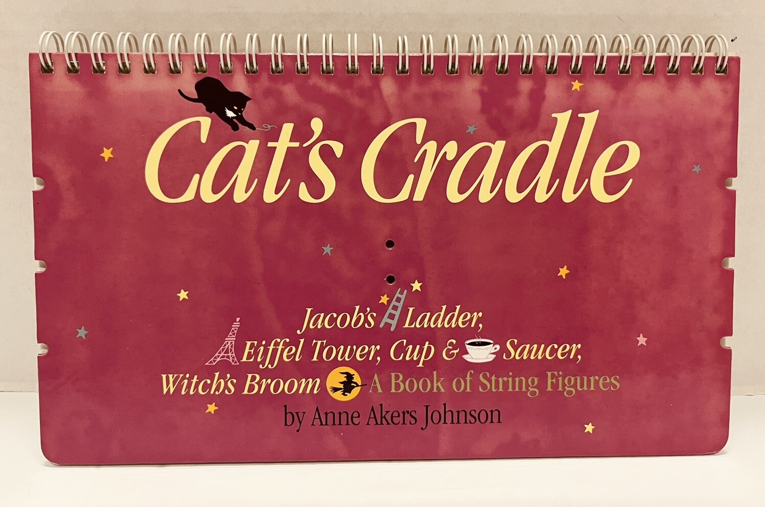 Cat’s Cradle Book of String Figures by Anne Akers Johnson 1993 HB Klutz Press