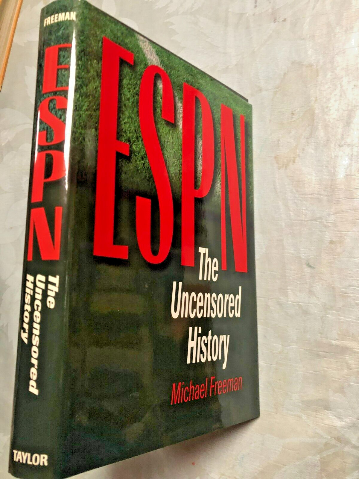RARE 1ST EDITION! ESPN : The Uncensored History by Michael A Freeman (2000) FINE