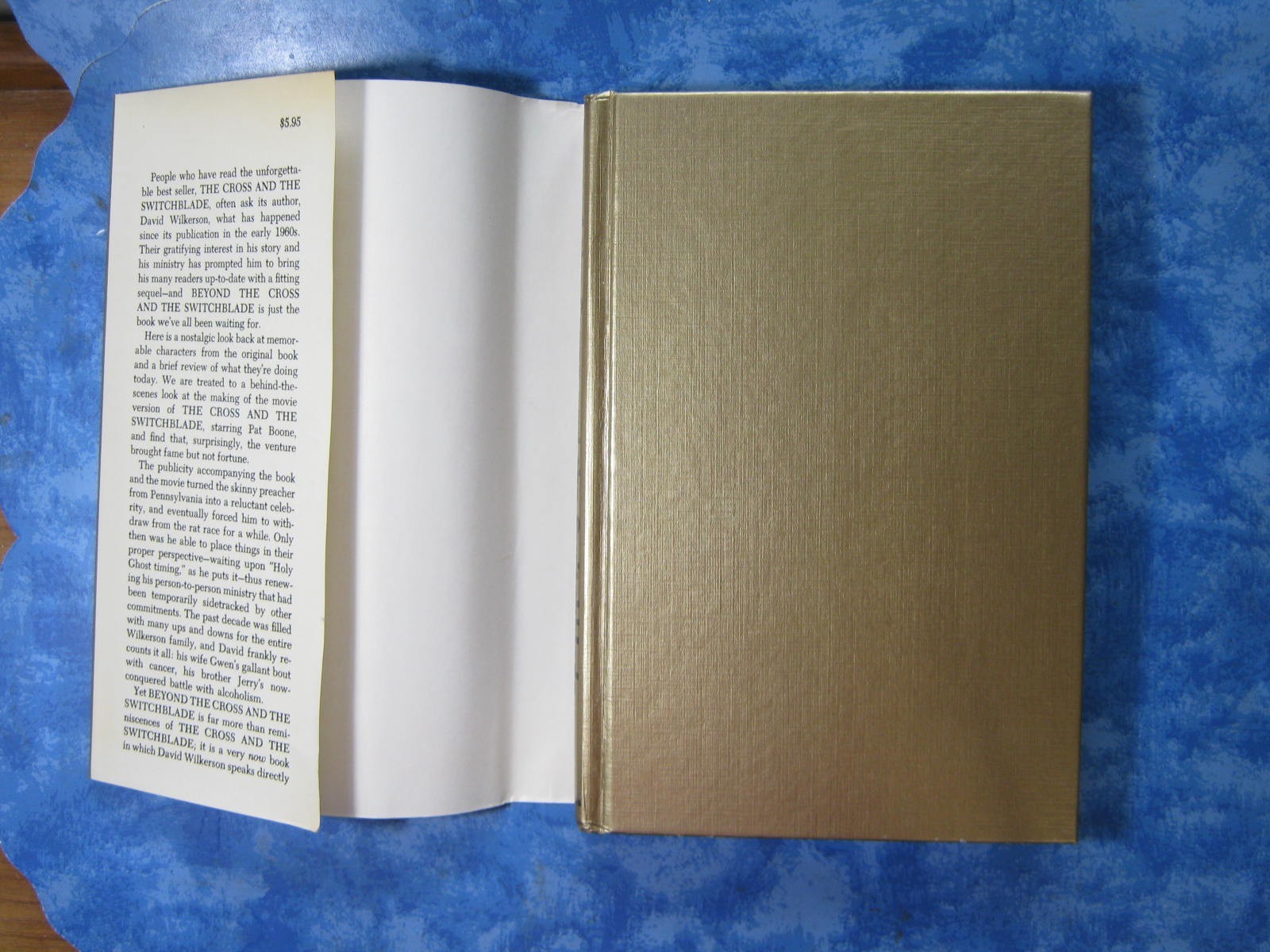 Vintage BEYOND THE CROSS AND THE SWITCHBLADE David Wilkerson HCDJ 1974