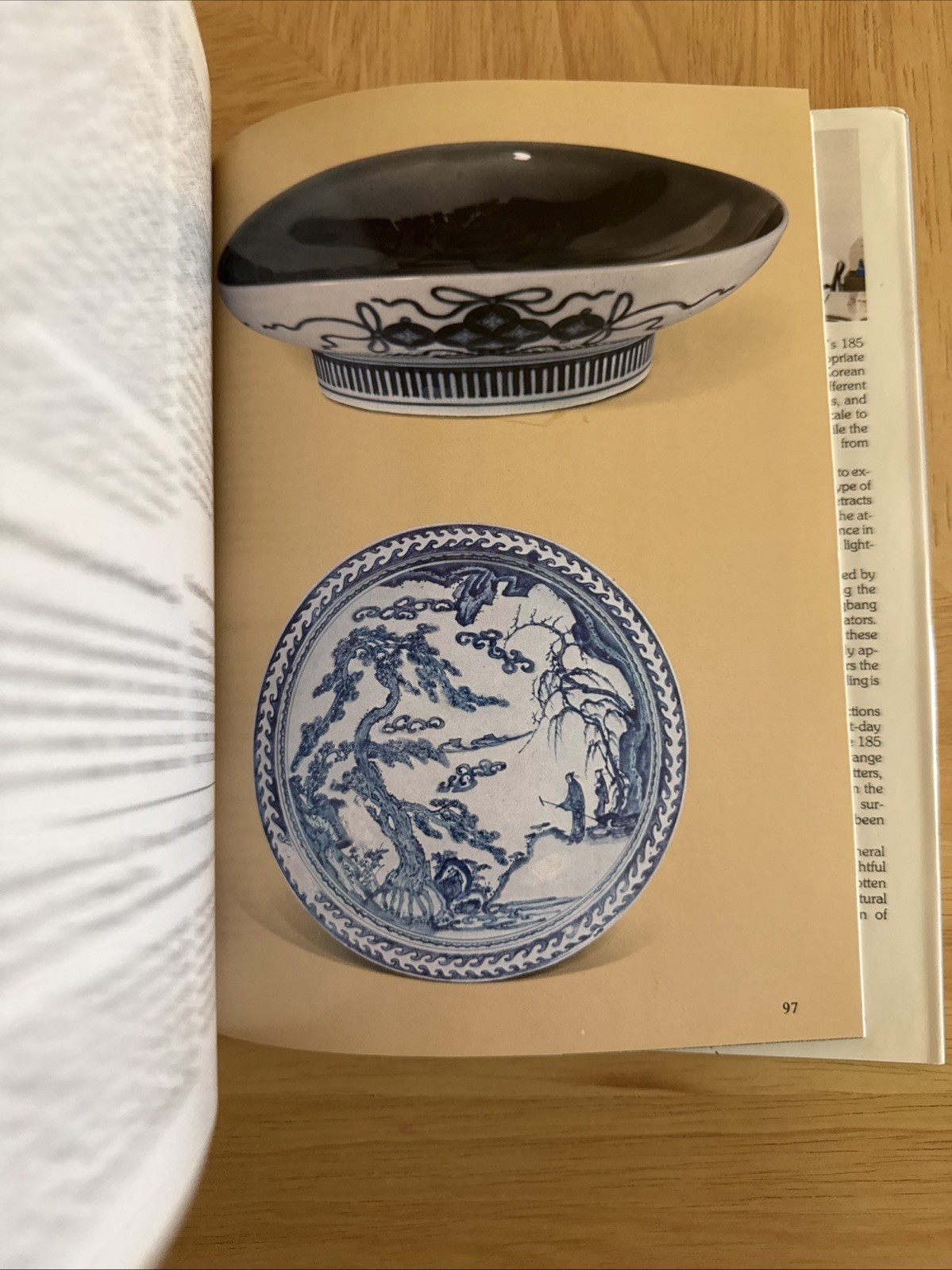 World of Korean Ceramics by Jon C. Covell (1986, Hardcover)