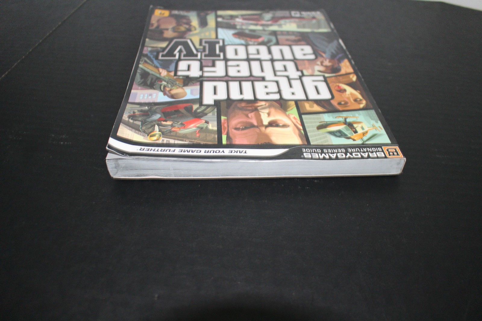 Bradygames Grand Theft Auto IV GTA4 Signature Series Strategy Guide/ W Map Nice!