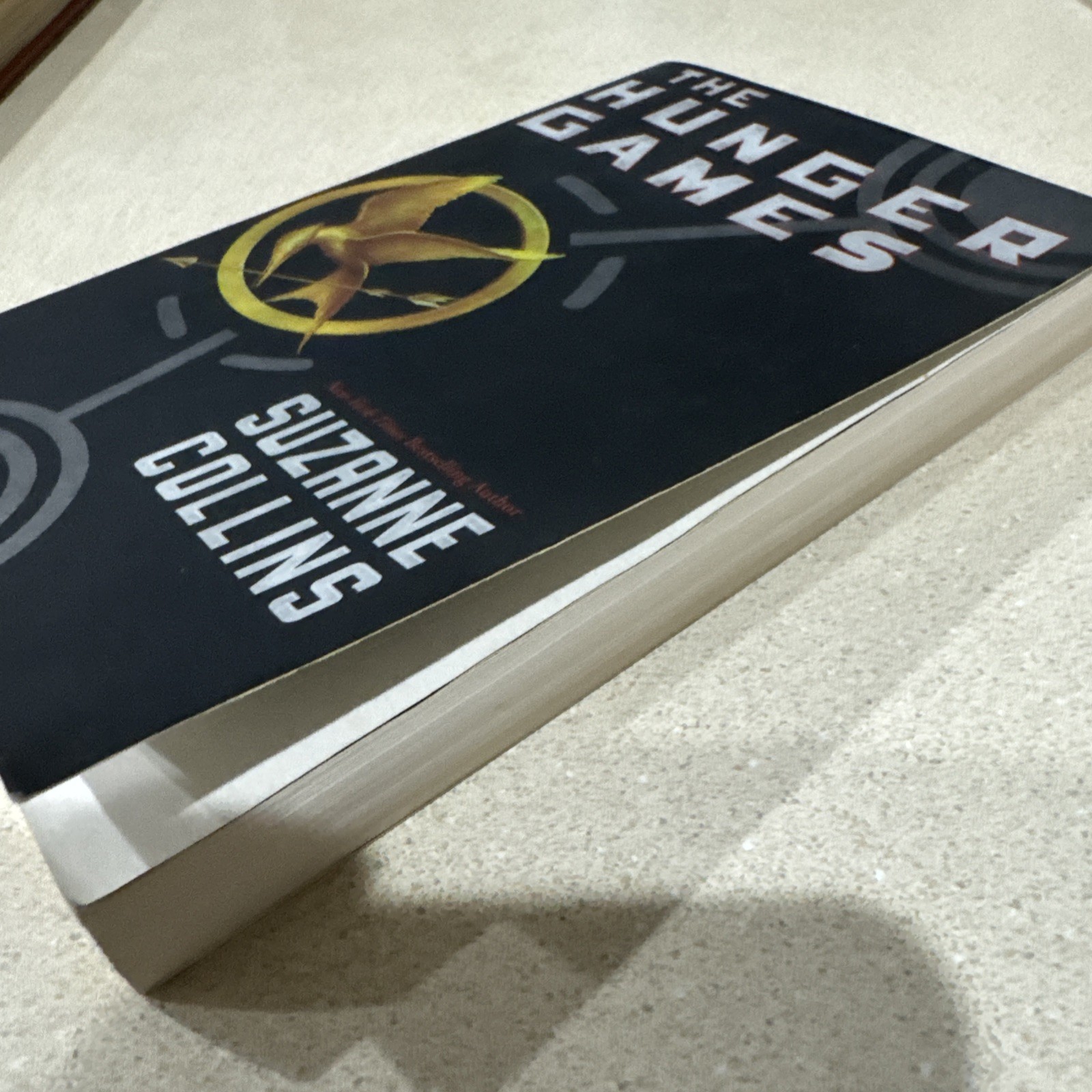 THE HUNGER GAMES (trilogy book 1) paperback by Suzanne Collins